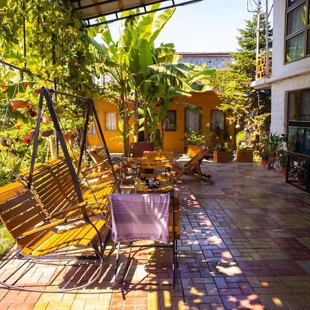 Гостевой Дом У Левы Hotel Gagra Eksteriør billede