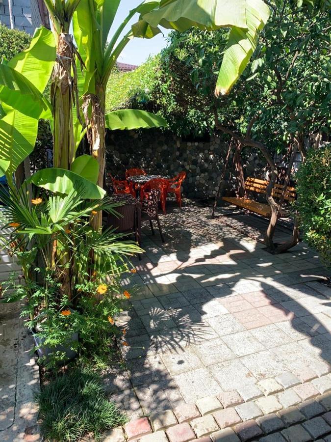 Гостевой Дом У Левы Hotel Gagra Eksteriør billede