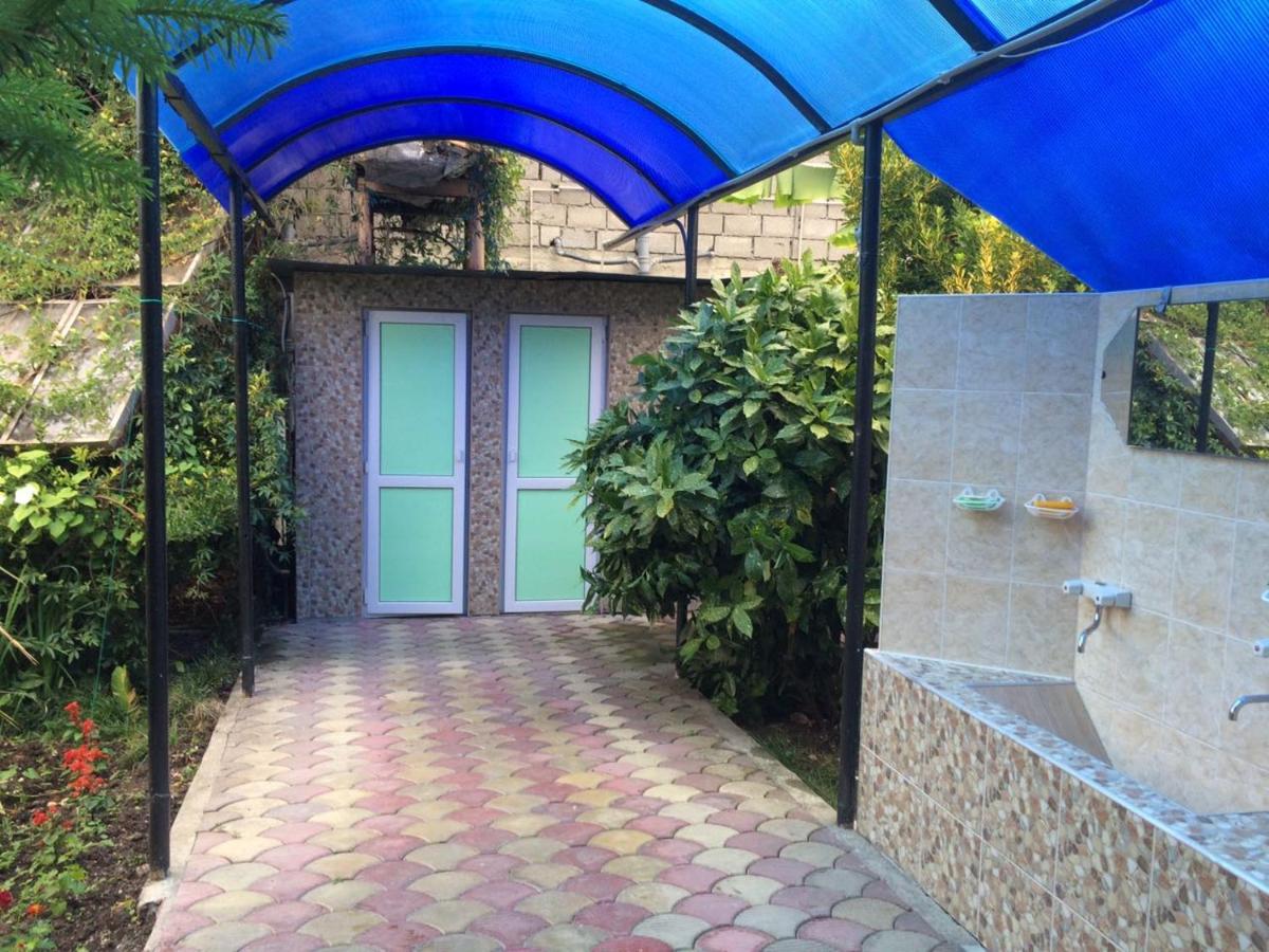 Гостевой Дом У Левы Hotel Gagra Eksteriør billede