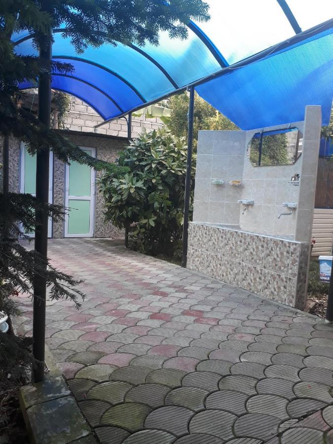Гостевой Дом У Левы Hotel Gagra Eksteriør billede