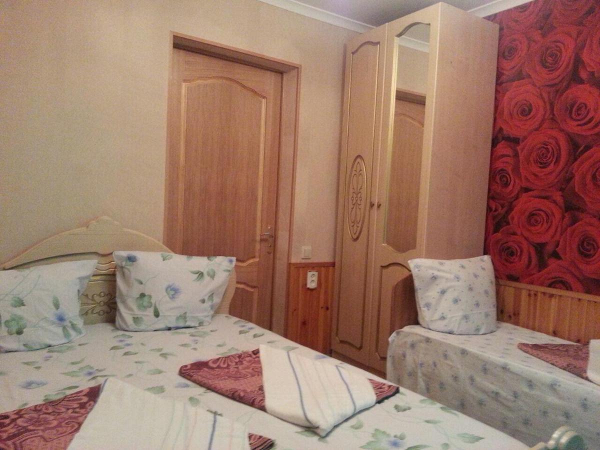 Гостевой Дом У Левы Hotel Gagra Eksteriør billede