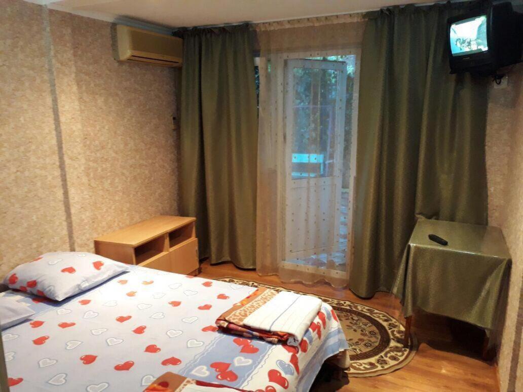 Гостевой Дом У Левы Hotel Gagra Eksteriør billede
