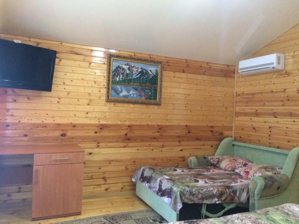 Гостевой Дом У Левы Hotel Gagra Eksteriør billede