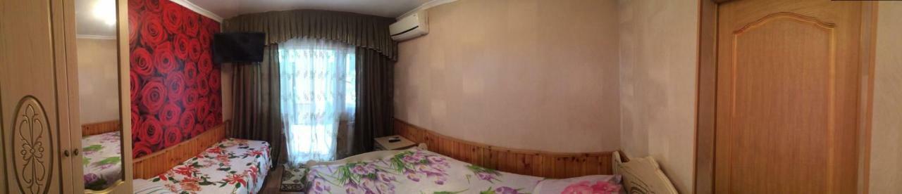 Гостевой Дом У Левы Hotel Gagra Eksteriør billede